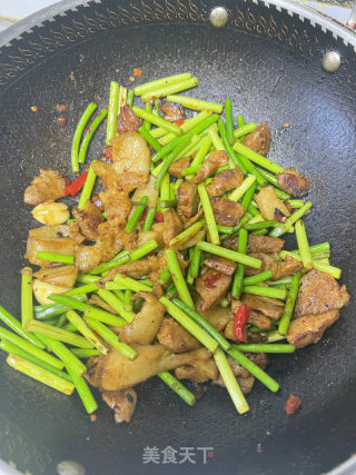 蒜苔五花肉的做法步骤：7