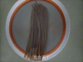 凉拌荞麦面的做法步骤：2