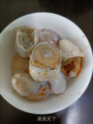 红豆咸蛋粽的做法步骤：4