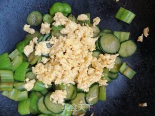 尖椒黄瓜炒鸡蛋的做法步骤：8