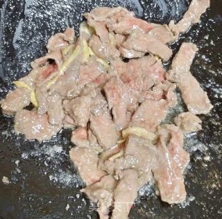 牛肉炒贡菜的做法步骤：5