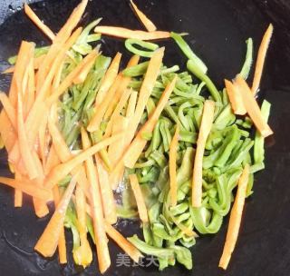 牛肉炒贡菜的做法步骤：6