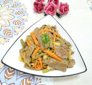 牛肉炒贡菜的做法步骤：10
