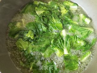 小龙虾仁拌小白菜的做法步骤：2