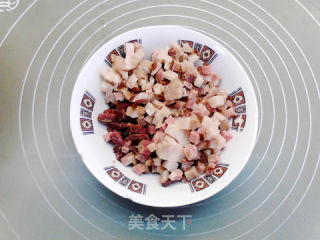 豌豆腊肉粽的做法步骤：4