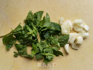西兰花蘸十香菜蒜汁的做法步骤：4