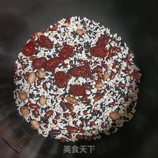 黑米八宝粥的做法步骤：1