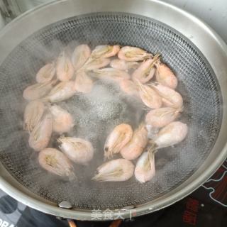菜椒口蘑拌甜虾的做法步骤：2