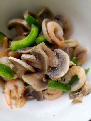 菜椒口蘑拌甜虾的做法步骤：12