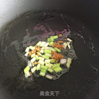 肉丁香干炒毛豆的做法步骤：5