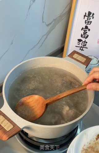 四物番鸭汤的做法步骤：3