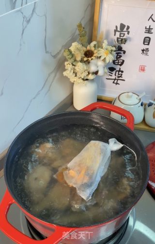 四物番鸭汤的做法步骤：5