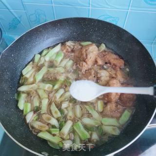 炸鸡块炖豆角的做法步骤：9