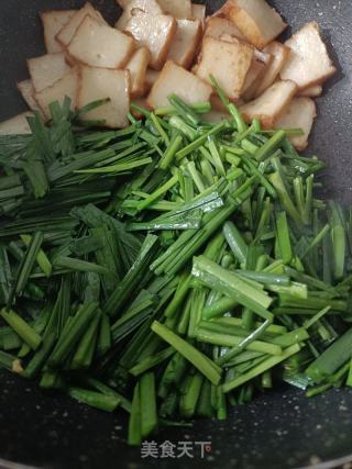 韭菜炒肉卷的做法步骤：6