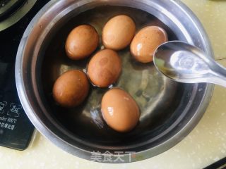 核桃壳煮鸡蛋的做法步骤：9