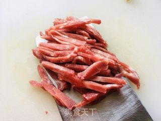 菜花炒肉丝的做法步骤：3