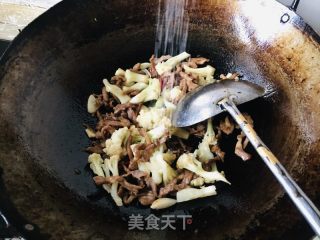 菜花炒肉丝的做法步骤：9