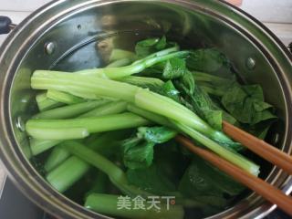 白灼菜芯的做法步骤：3