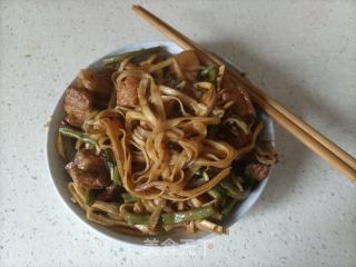 豆角五花肉焖面的做法