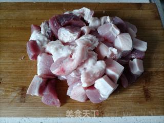 豆角五花肉焖面的做法步骤：1