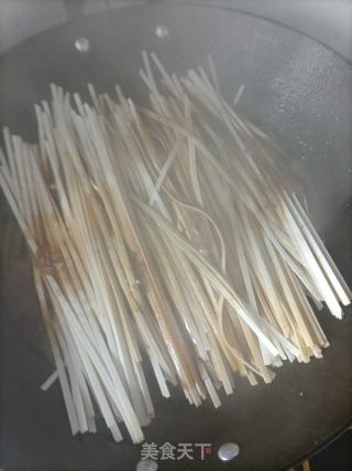 豆角五花肉焖面的做法步骤：8