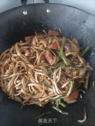 豆角五花肉焖面的做法步骤：9