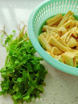 凉拌腐竹的做法步骤：2