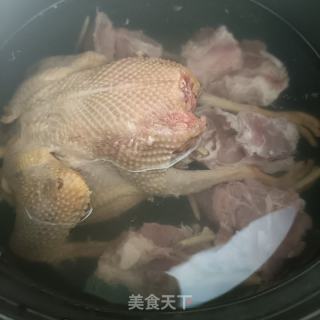 天麻炖老鸽的做法步骤：3