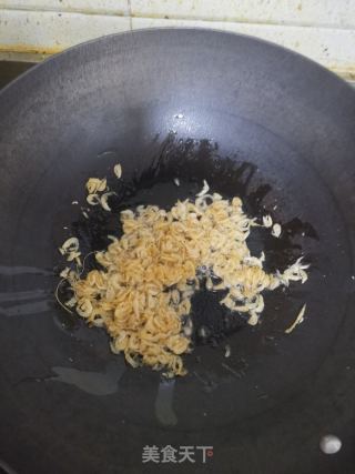 油菜炒虾皮儿的做法步骤：4