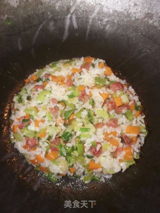 广式腊肠炒饭的做法步骤：8