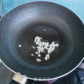 蟹味菇炒菠菜的做法步骤：6
