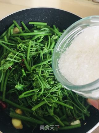 麻辣龙须菜的做法步骤：9