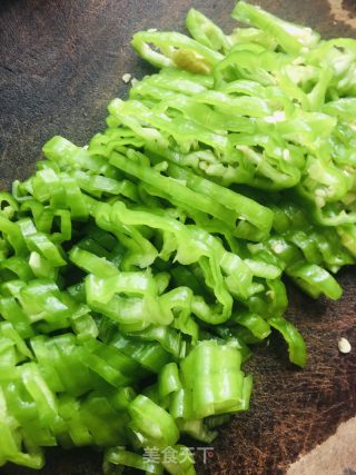 辣椒丝炒豆豉的做法步骤：2