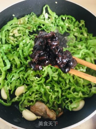 辣椒丝炒豆豉的做法步骤：6