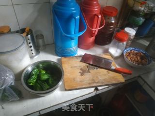 青椒肉丝的做法步骤：1