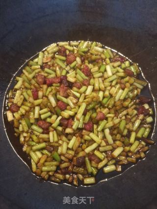 蒜苔炒腊肉的做法步骤：6