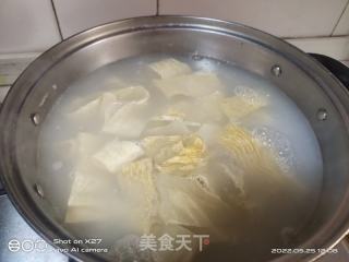 腐竹萝卜煮米粉的做法步骤：7