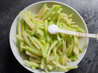 鸡蛋干拌西瓜皮的做法步骤：4