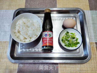 蛋炒饭的做法步骤：1