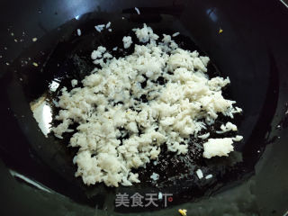 蛋炒饭的做法步骤：4