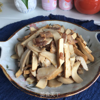 五花肉炒香干杏鲍菇的做法步骤：9