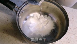 经典肉松面包卷的做法步骤：1