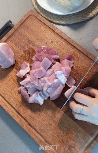 土猪肉绣球菌汤的做法步骤：1