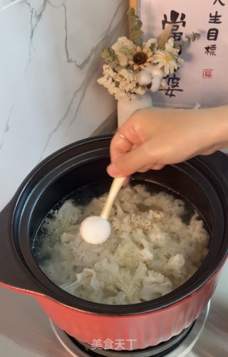 土猪肉绣球菌汤的做法步骤：8