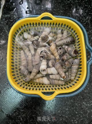 坑螺豆腐煲的做法步骤：1