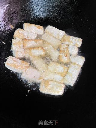 坑螺豆腐煲的做法步骤：4