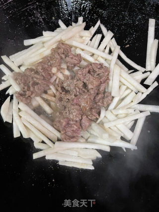 春笋炒牛肉的做法步骤：11