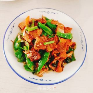 青椒炒回锅肉的做法步骤：11