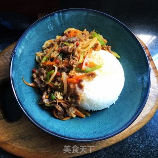 香辣肥牛盖浇饭的做法