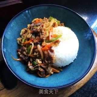 香辣肥牛盖浇饭的做法步骤：10